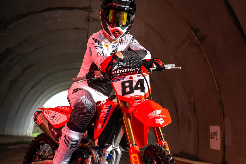 herlings-signs-with-honda-hrc-mxgp-cycle-news